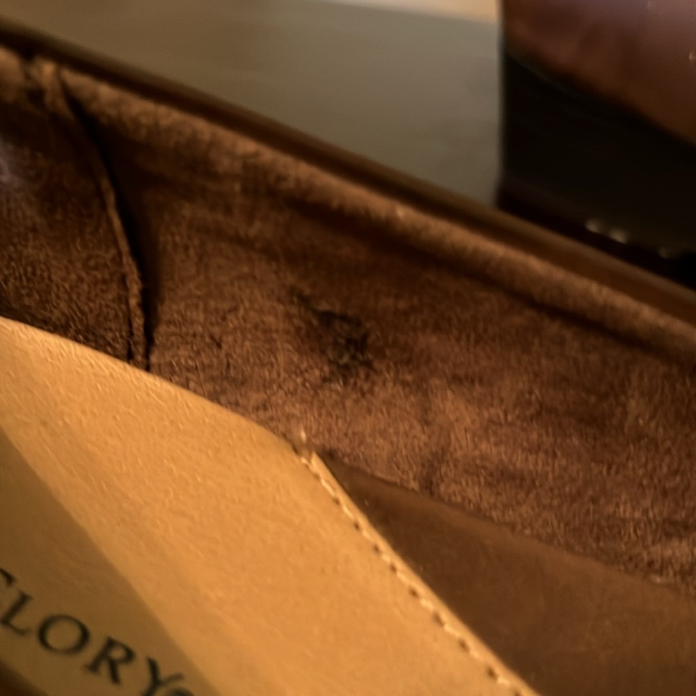 Shoes - Picture 6 of 7